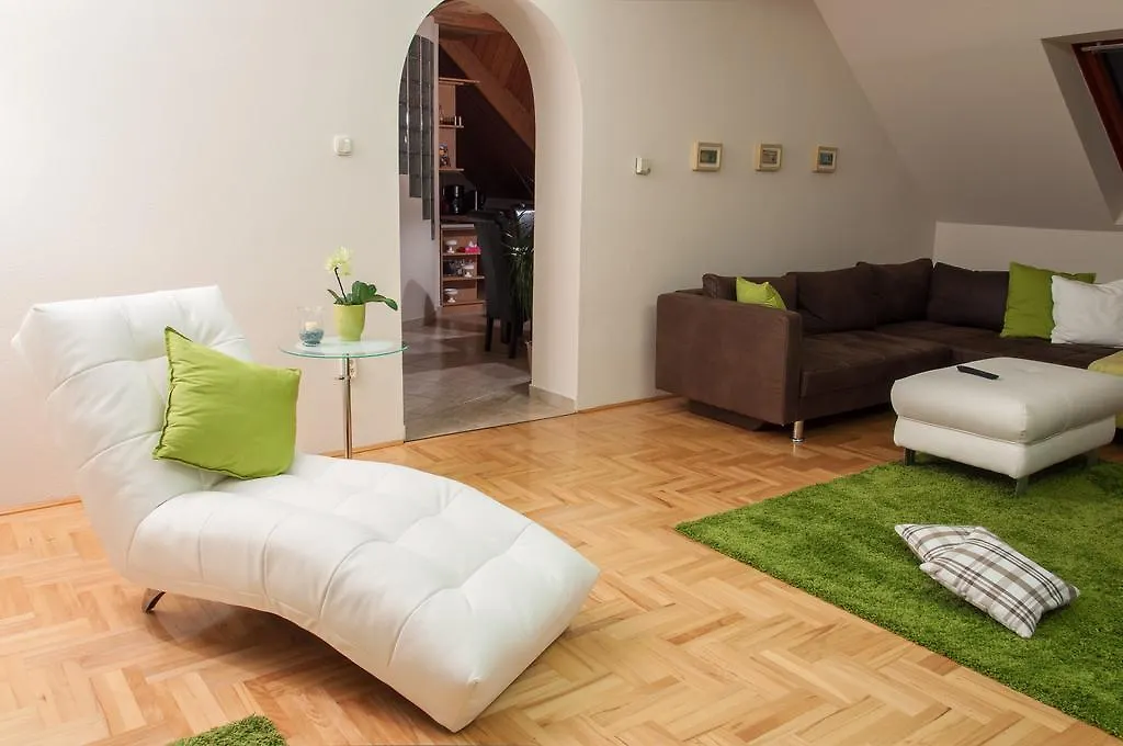 Bene Mount Apartment Budapest 0*,